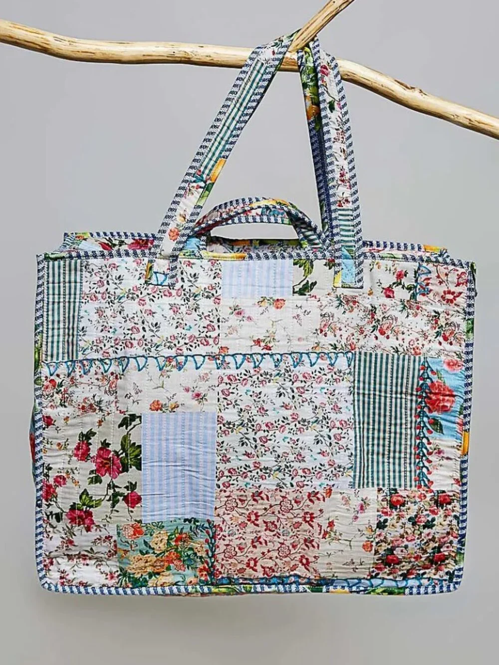 POL Cottage Bloom Quilted Patchwork Carryall Tote 🌸